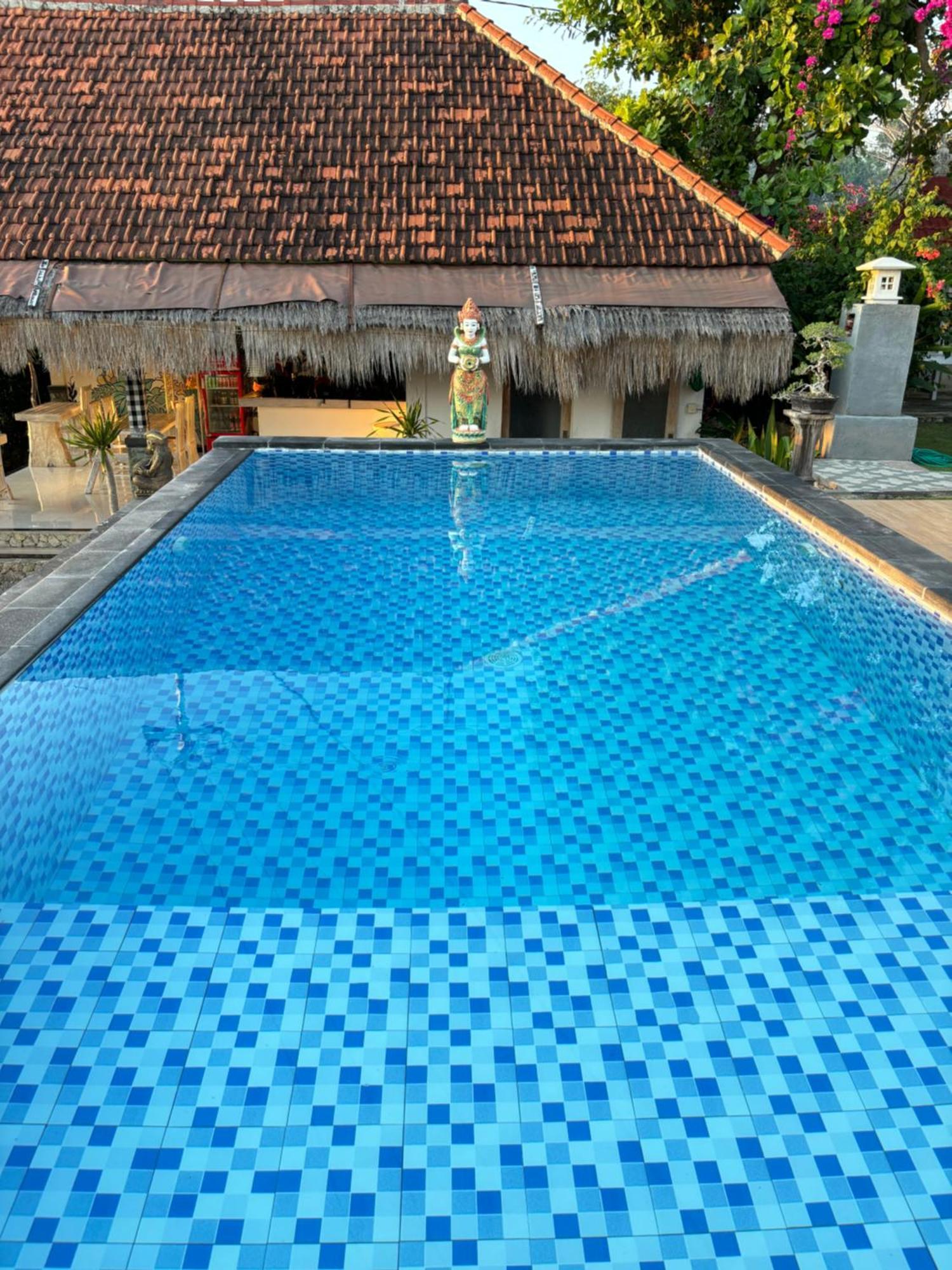 Penida Hills Hotel Batununggul Exterior photo